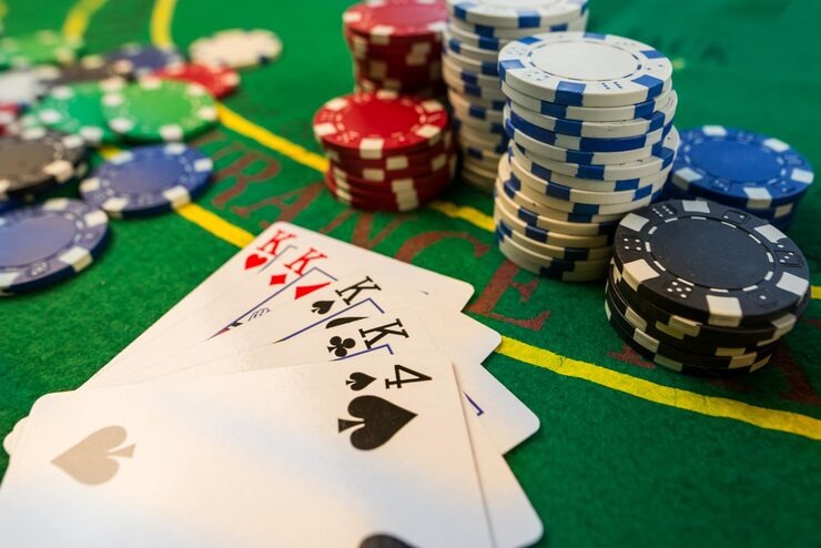 hadir toto platform dashboard showing football markets, live tables, and slot games