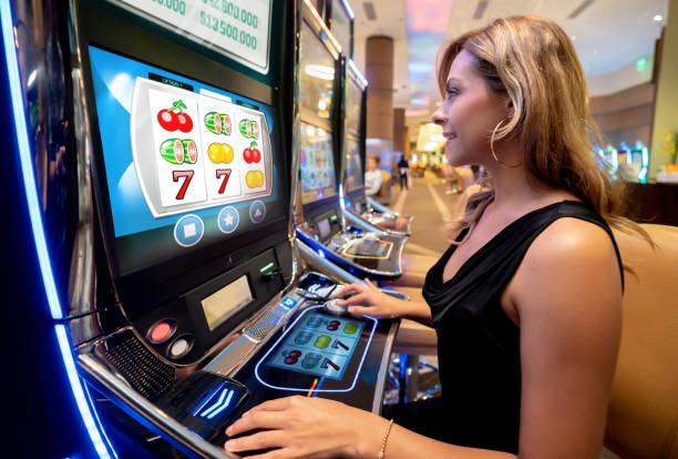 hadir toto mobile app interface showing Liga 1 football markets and live casino tables